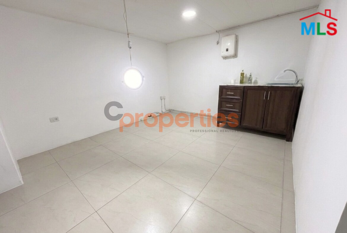 Warehouse for rent in Naccache - CPLO33