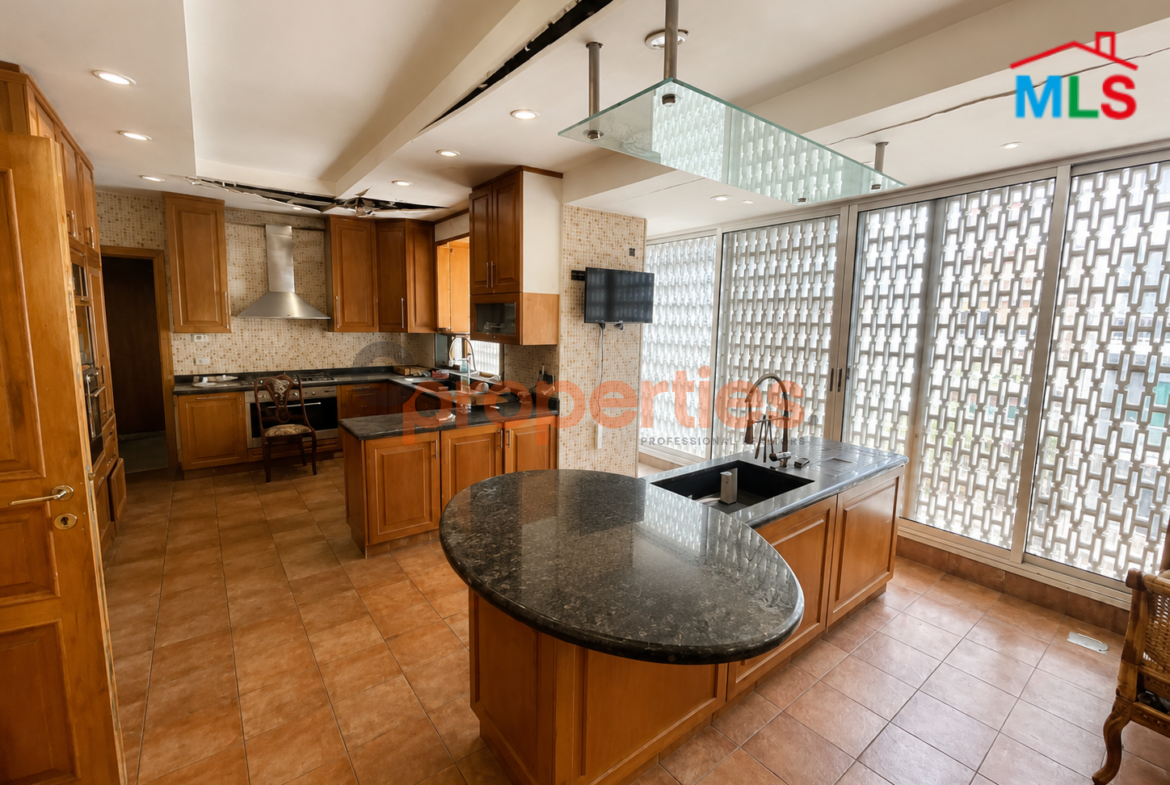 Apartment for rent in Achrafieh CPBPK45