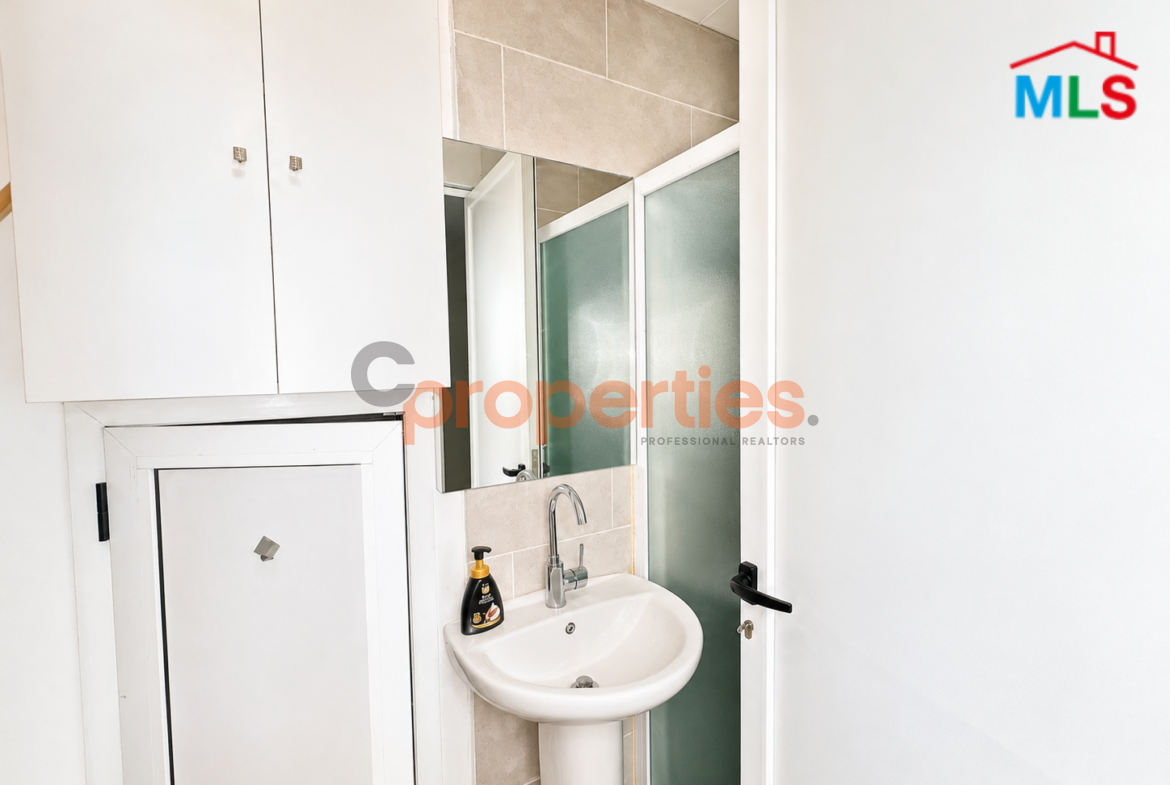 Office For Rent in Demco Antelias مكتب للإيجار في ديمكو أنطلياس CPES316