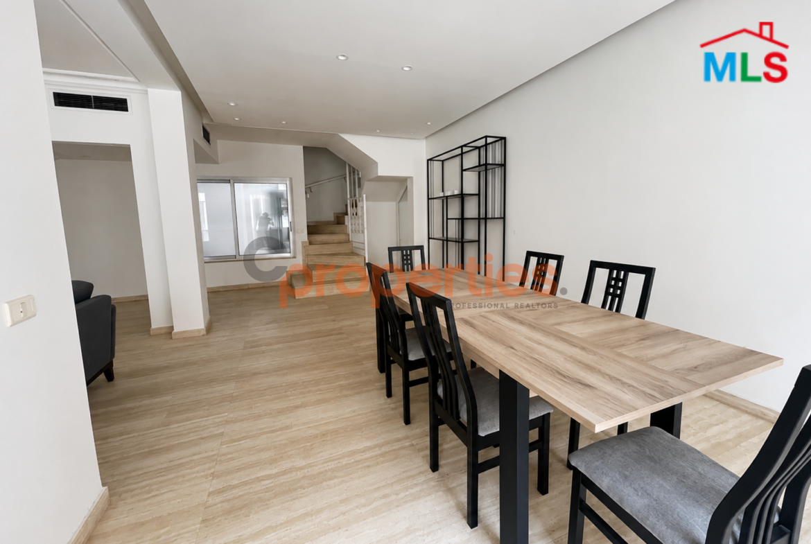 Triplex for rent Achrafieh تريبلكس للإيجار في الأشرفية - CPBPK44