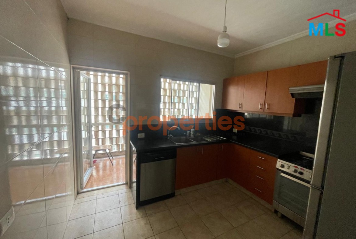 Triplex for rent Achrafieh تريبلكس للإيجار في الأشرفية - CPBPK44