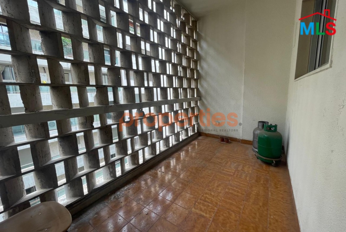 Triplex for rent Achrafieh تريبلكس للإيجار في الأشرفية - CPBPK44