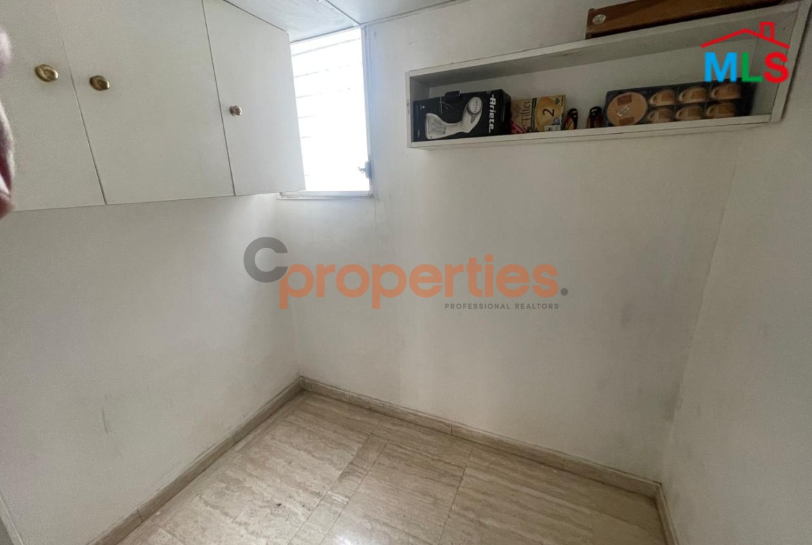 Triplex for rent Achrafieh تريبلكس للإيجار في الأشرفية - CPBPK44