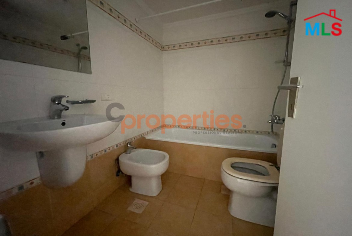 Triplex for rent Achrafieh تريبلكس للإيجار في الأشرفية - CPBPK44