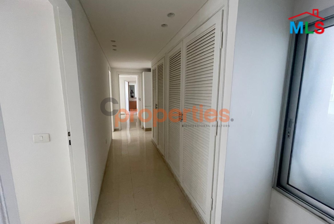 Triplex for rent Achrafieh تريبلكس للإيجار في الأشرفية - CPBPK44