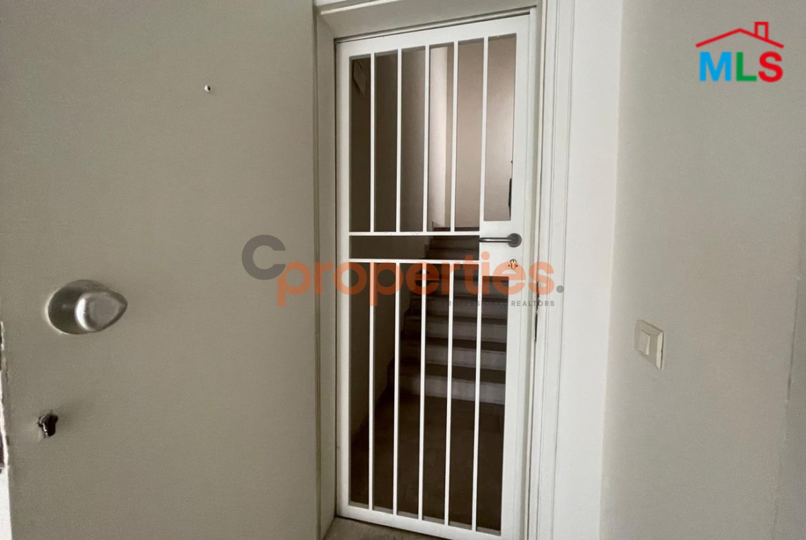Triplex for rent Achrafieh تريبلكس للإيجار في الأشرفية - CPBPK44