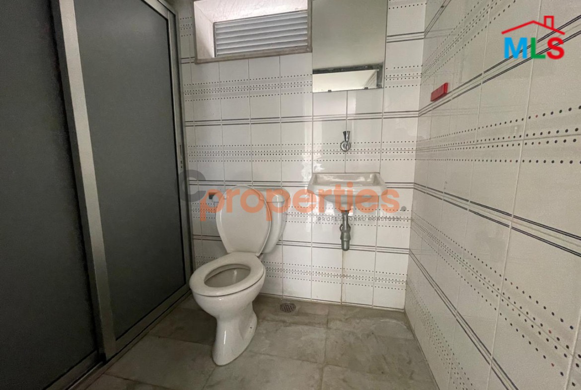 Triplex for rent Achrafieh تريبلكس للإيجار في الأشرفية - CPBPK44