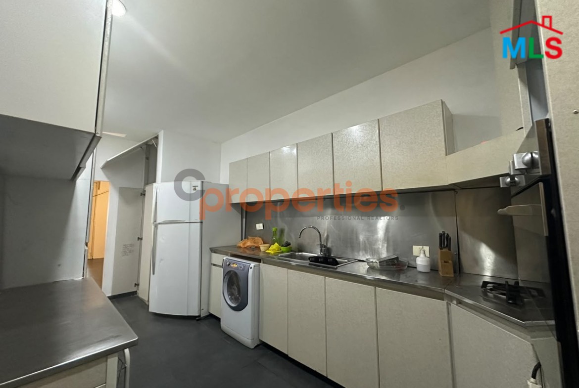 Semi-Furnished Apartment for Rent in Betchay with Terrace - شقة للإيجار في بتشاي مع تراس CPDD87