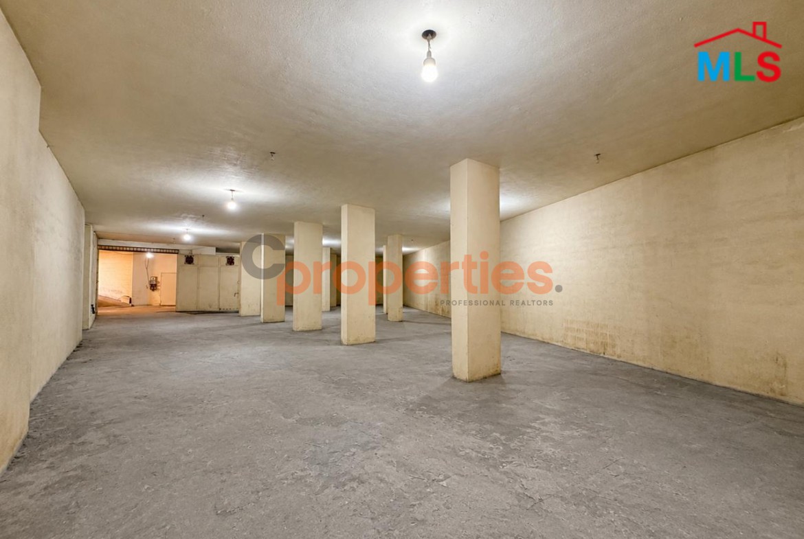Warehouse For Rent in Hazmieh - مستودع للإيجار في الحازمية - CPCH54
