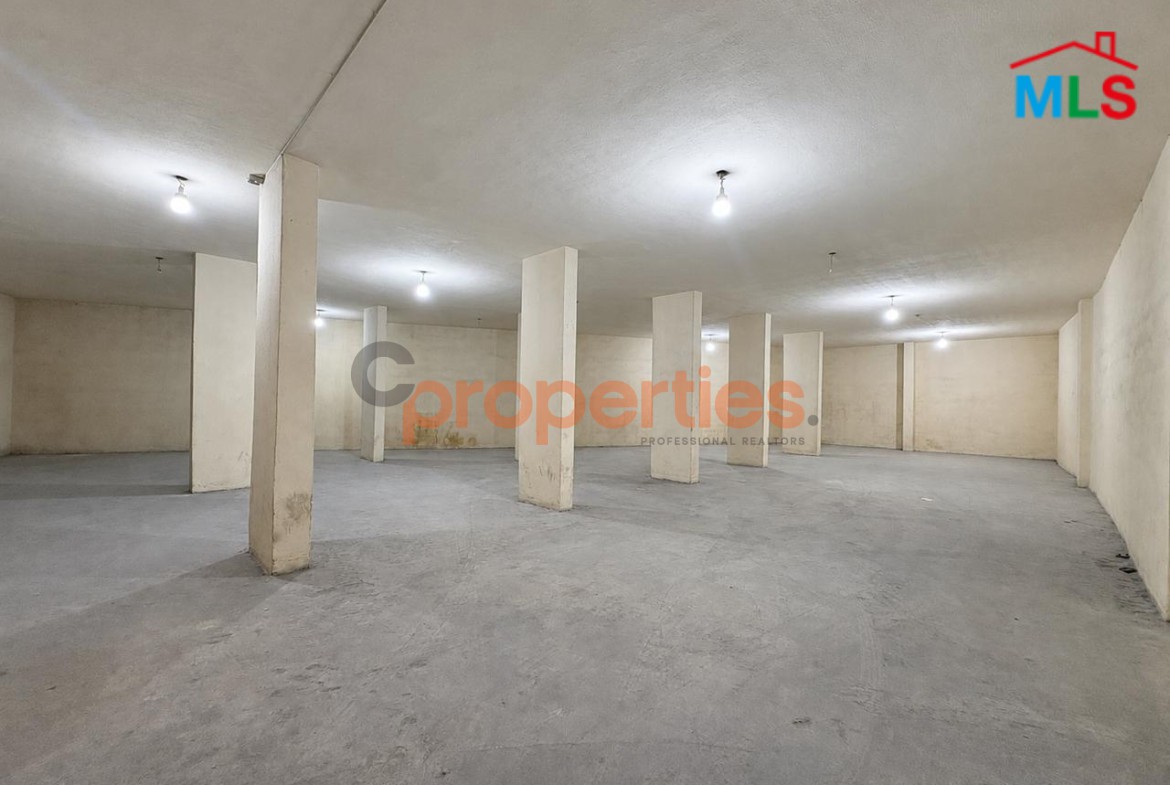 Warehouse For Rent in Hazmieh - مستودع للإيجار في الحازمية - CPCH54