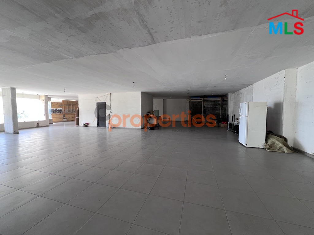 Showroom and Warehouse for Rent in Mar Roukoz Prime | صالة عرض ومستودع للإيجار في موقع متميز في مار روكز | CPCC199