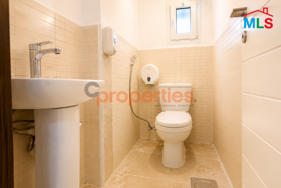 Office For Rent in Ras El Nabaa - مكتب للإيجار في رأس النبع - CPBZK33