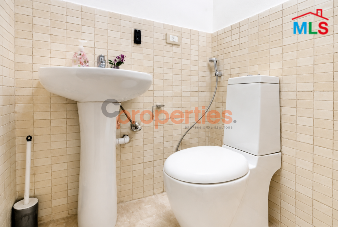 Office For Rent in Ras El Nabaa مكتب للايجار في راس النبع - CPBZK32