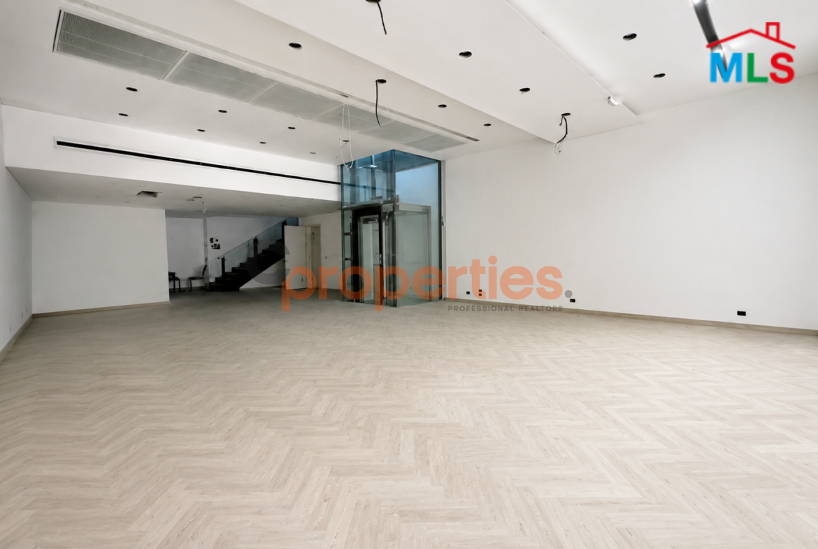 Showroom For Rent In Downtown Beirut صالة عرض للايجار في وسط بيروت - CPBHS146