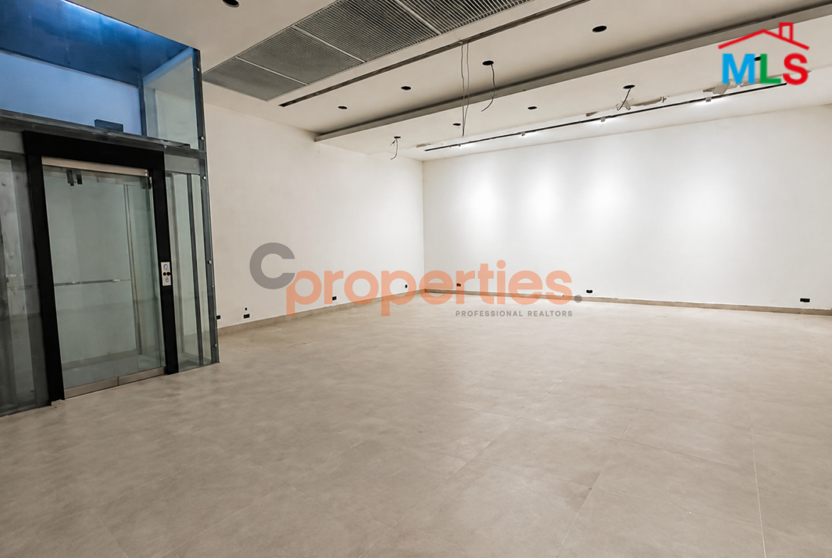 Showroom For Rent In Downtown Beirut صالة عرض للايجار في وسط بيروت - CPBHS146