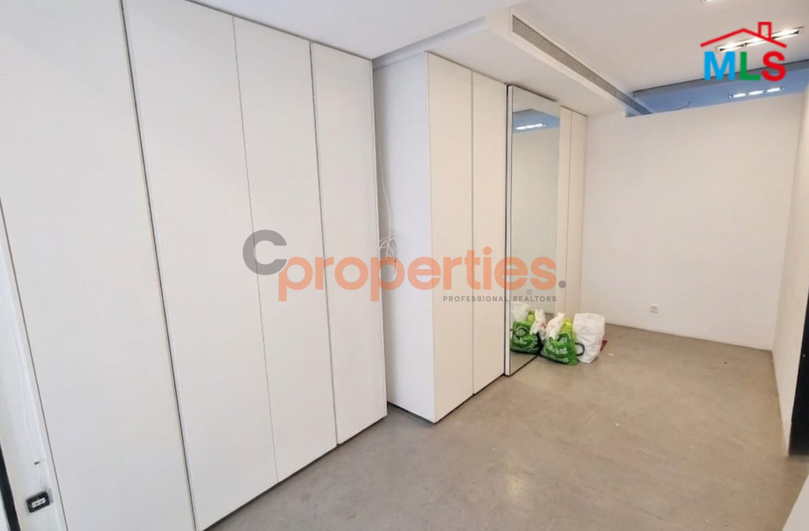 Shop For Rent In Achrafieh - محل للإيجار في الأشرفية CPBMH30