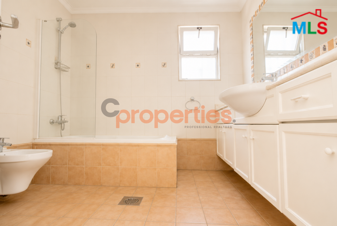 Apartment For Rent in Verdun CPBHN08 - شقة فخمة للأجار في فردان