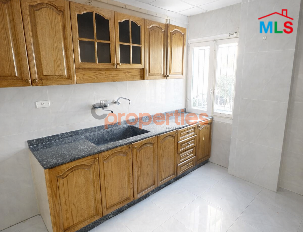 Office for Rent in Achrafieh - مكتب للإيجار في الأشرفية CPBEC23