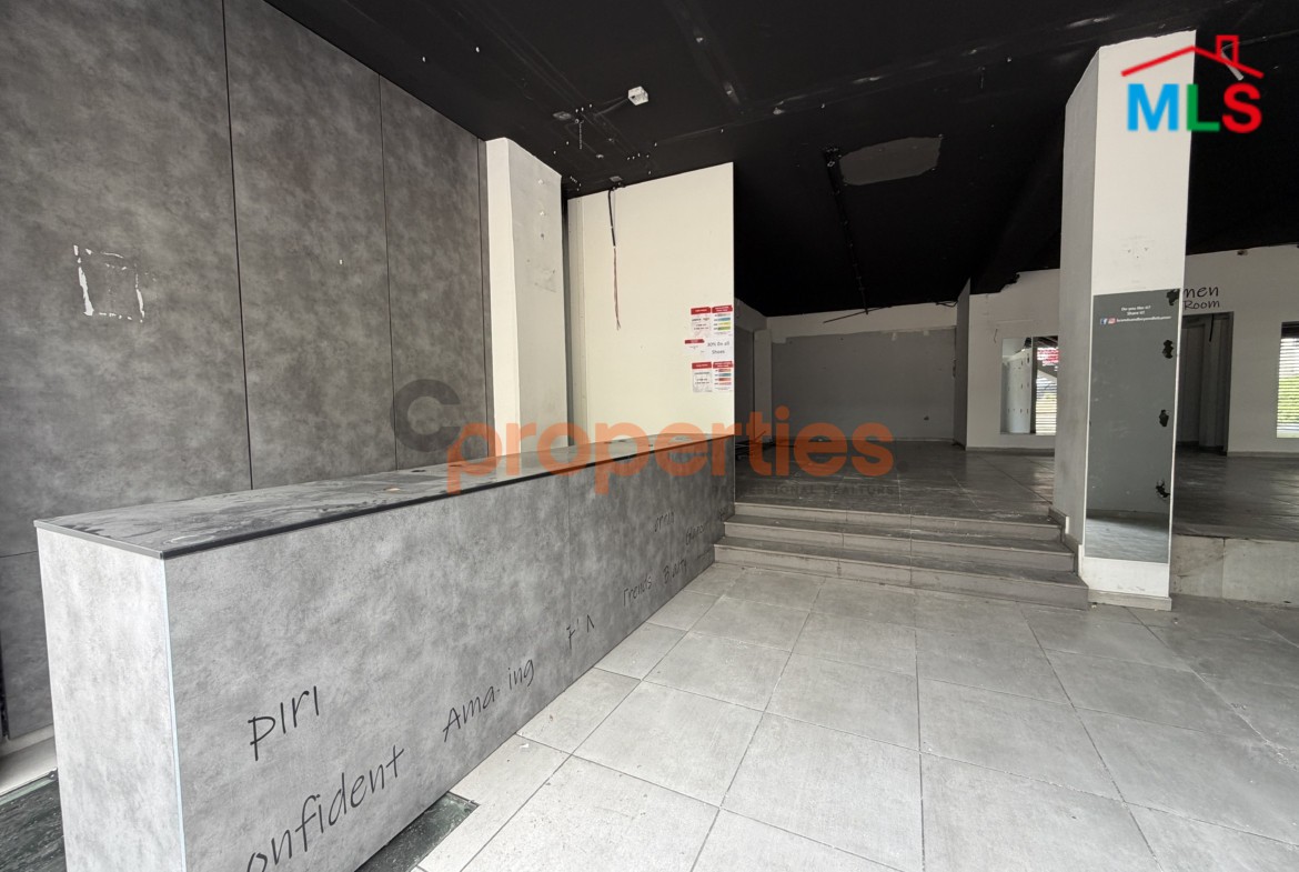 Shop For Rent In Jounieh - محل للإيجار في جونيه CPKKK15