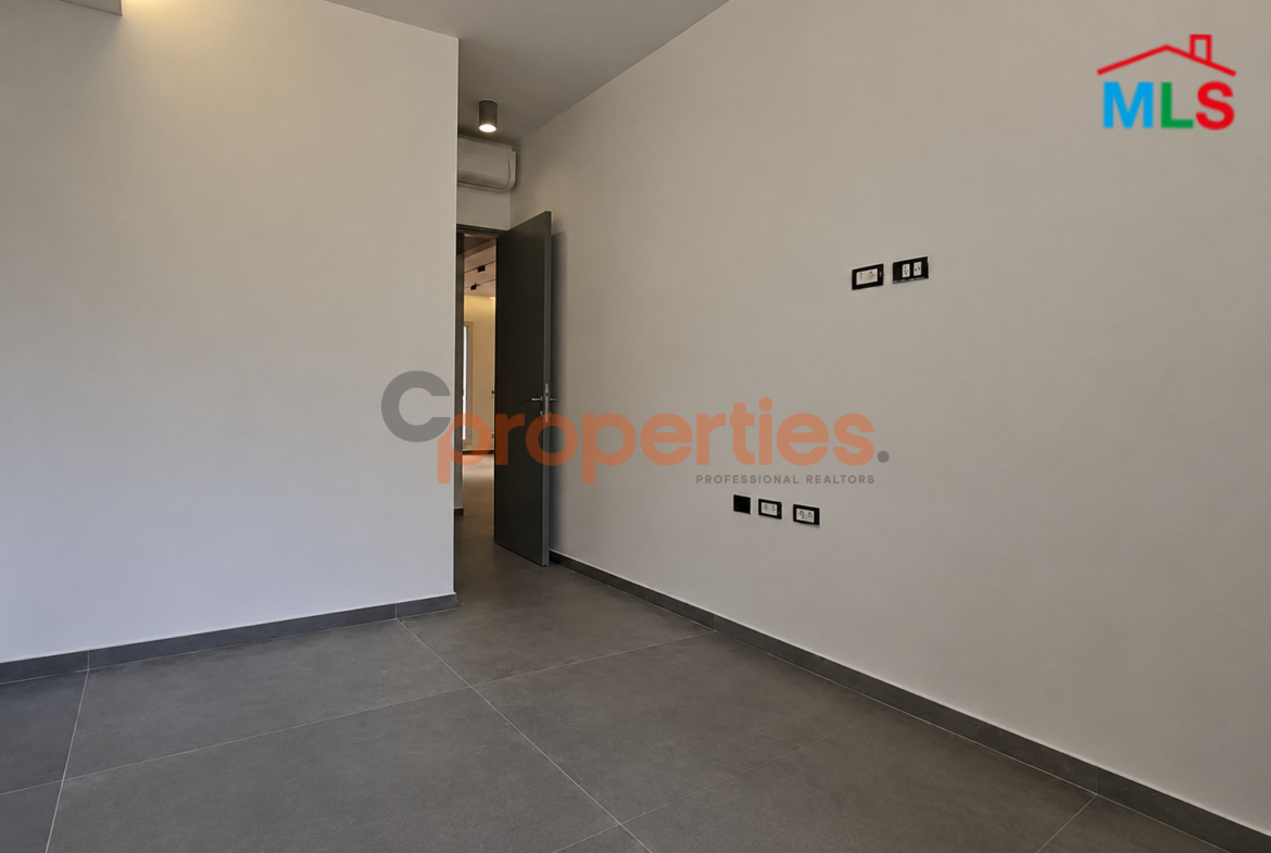 Apartment For Rent in Achrafieh شقة للإيجار في الأشرفية CPBWW37