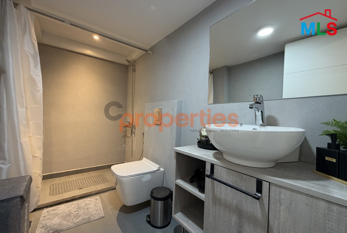 Apartment For Rent In Jounieh - شقة للإيجار في جونية. CPKKK12