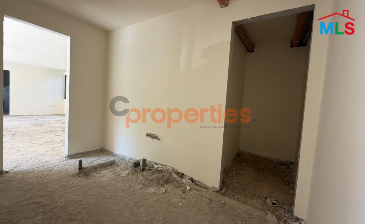 Commercial spacefor rent in Achrafieh CPBPK35