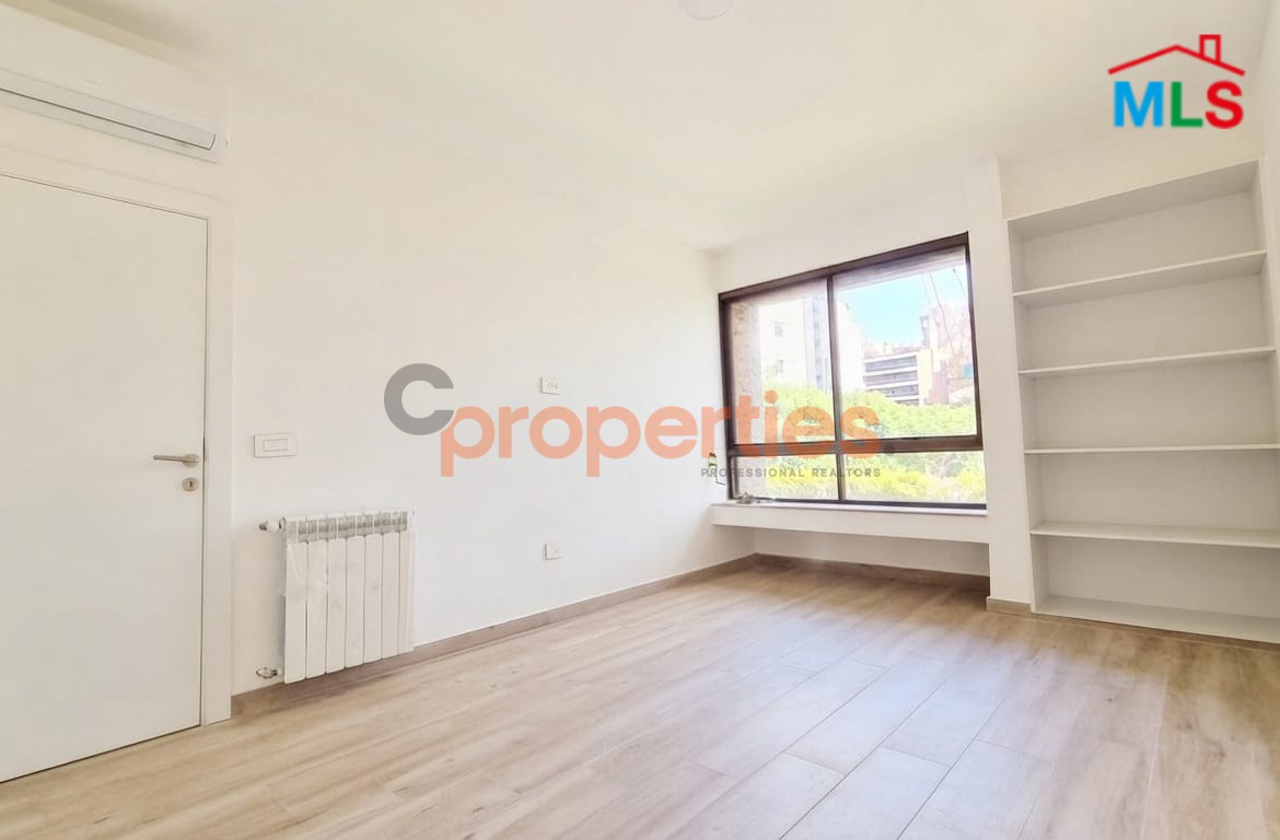 Apartment For Rent In Achrafieh - CPBMH28