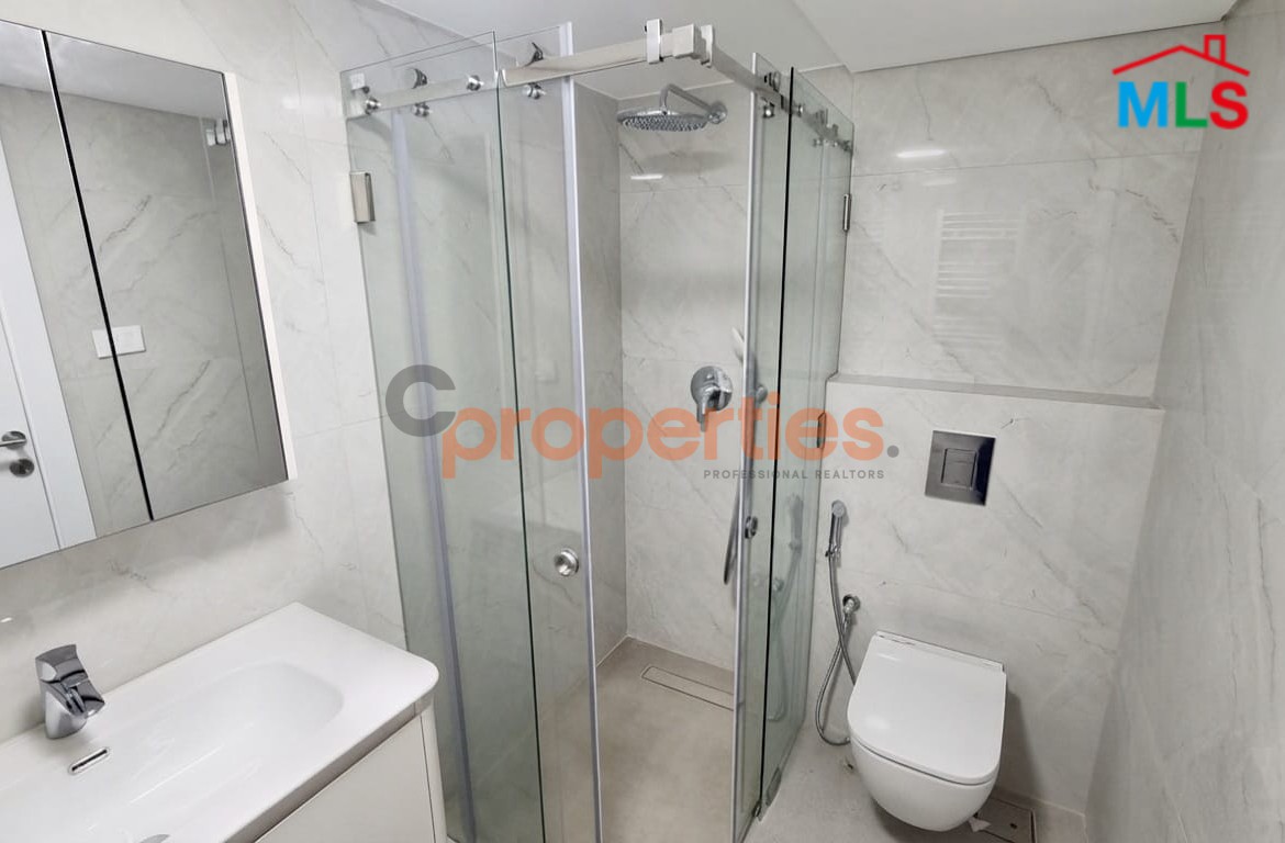 Apartment For Rent In Achrafieh - CPBMH28