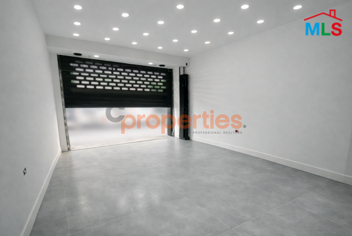 Shop For Rent in Achrafieh - CPBEC22
