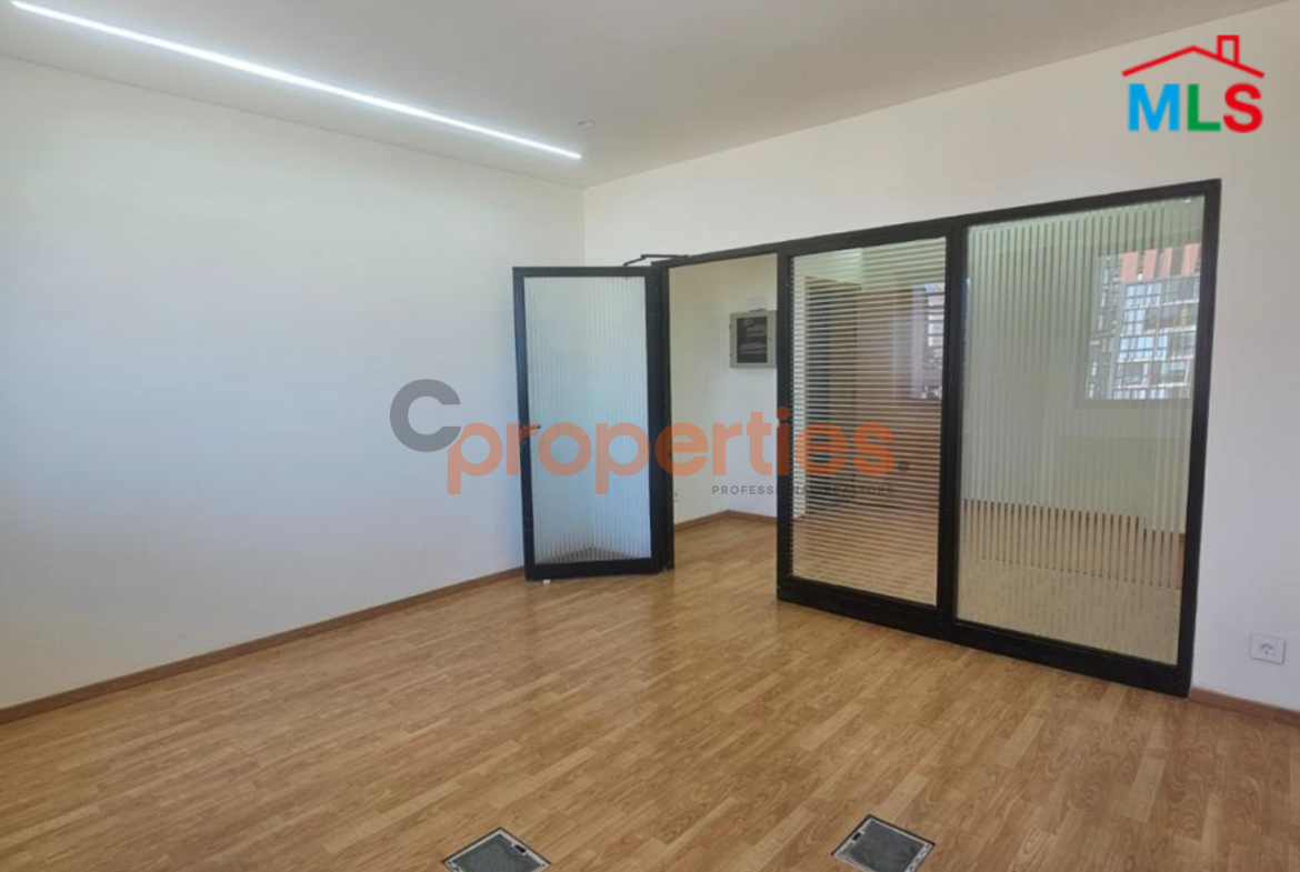 Office for rent in Beirut -CPKKK09- مكتب للإيجار في بيروت