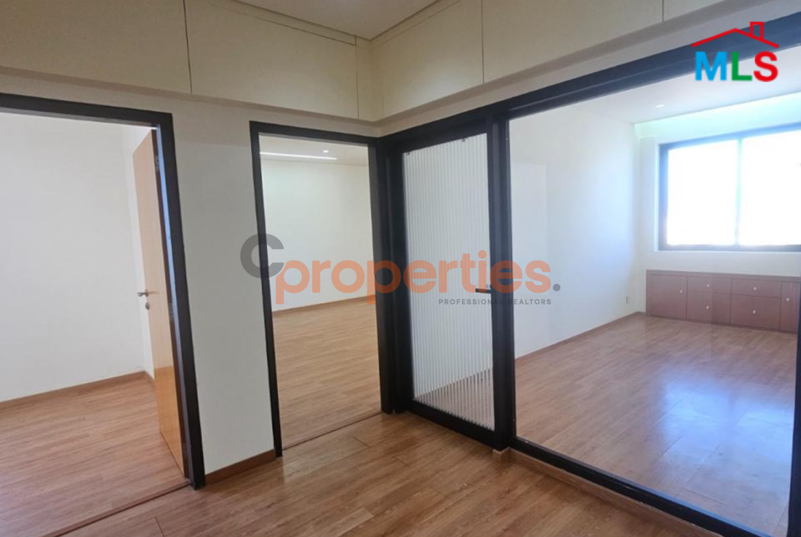 Office for rent in Beirut -CPKKK09- مكتب للإيجار في بيروت