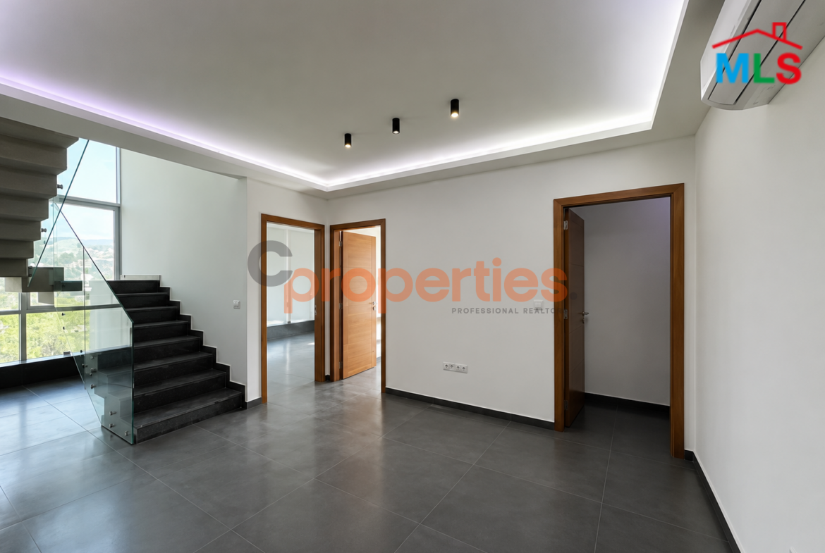 Office For Rent in Dekwaneh مكتب للإيجار في الدكوانة CPES266