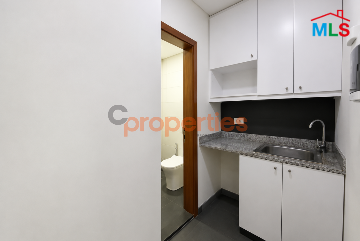 Office For Rent in Dekwaneh مكتب للإيجار في الدكوانة CPES266