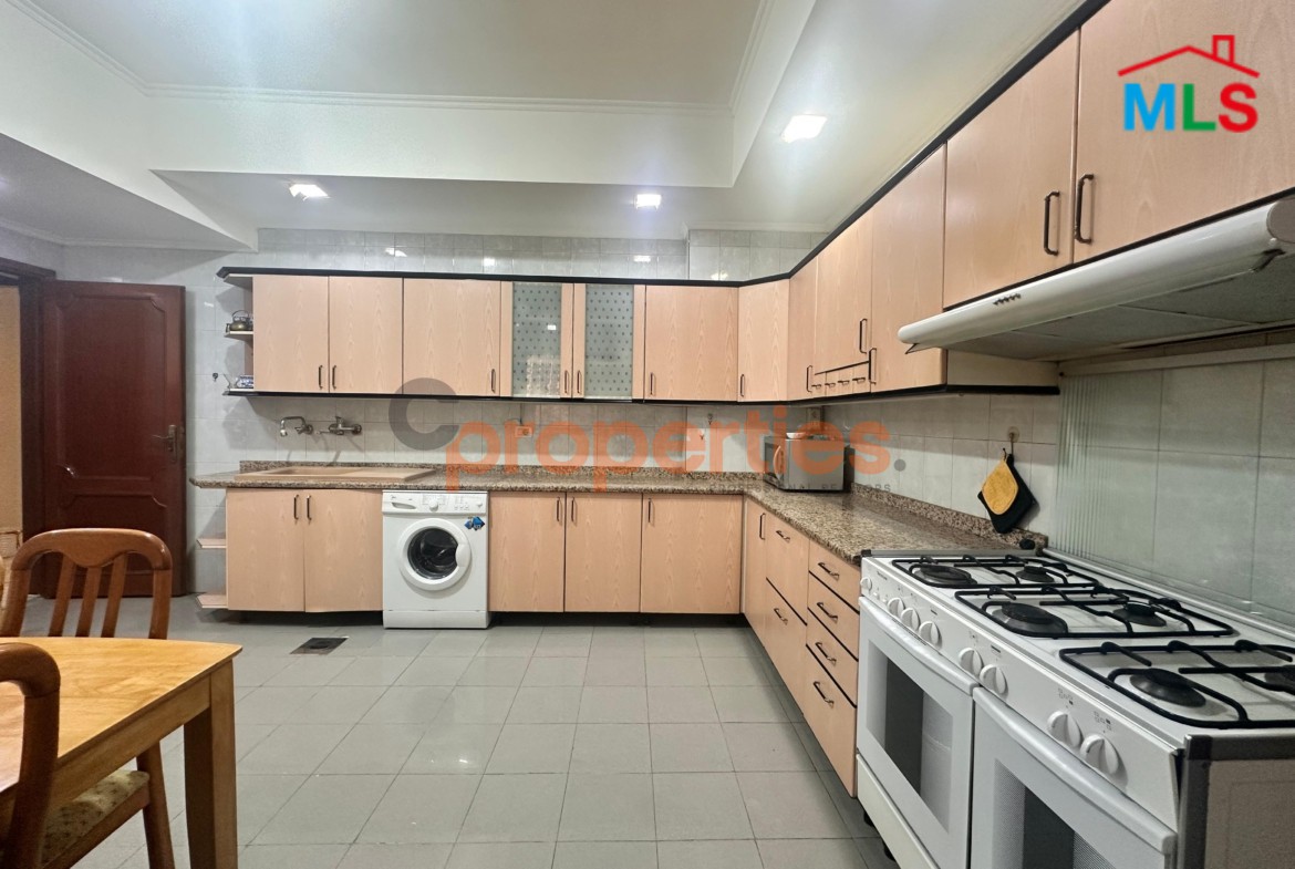Apartment For Rent in Jnah - شقة للإيجار في الجناح - CPBHS137