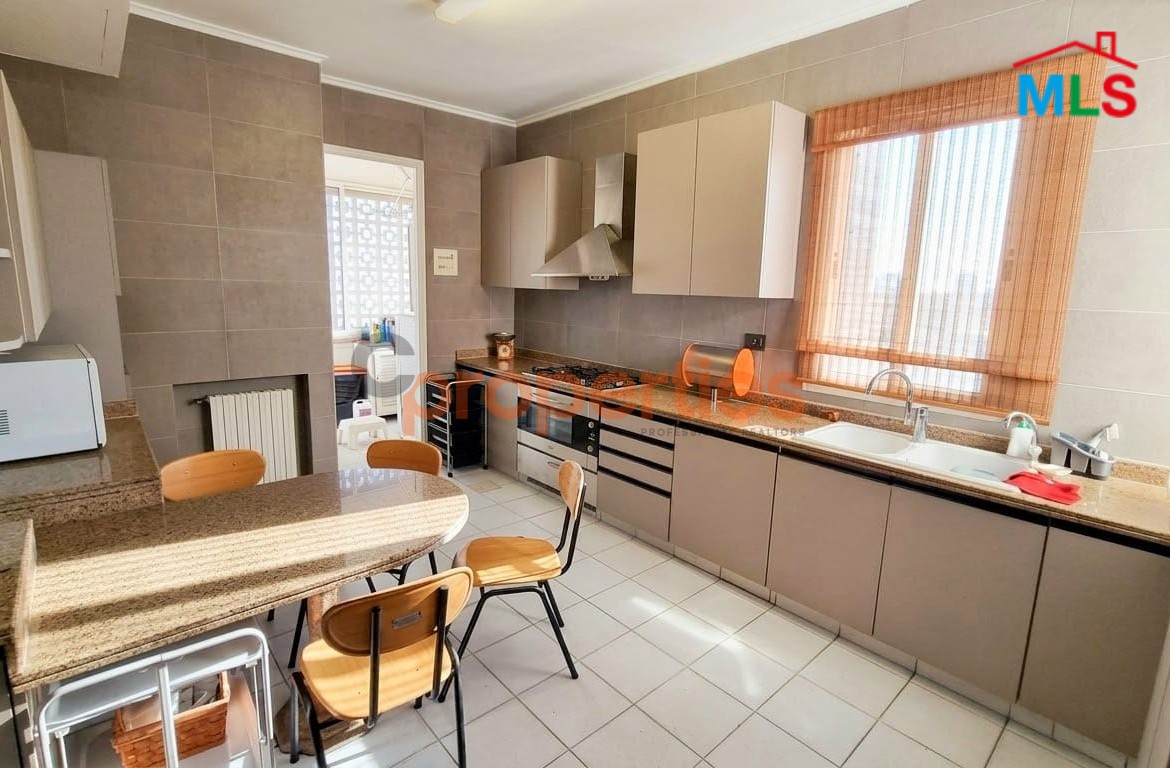 Apartment For Rent In Achrafieh - CPBMH25