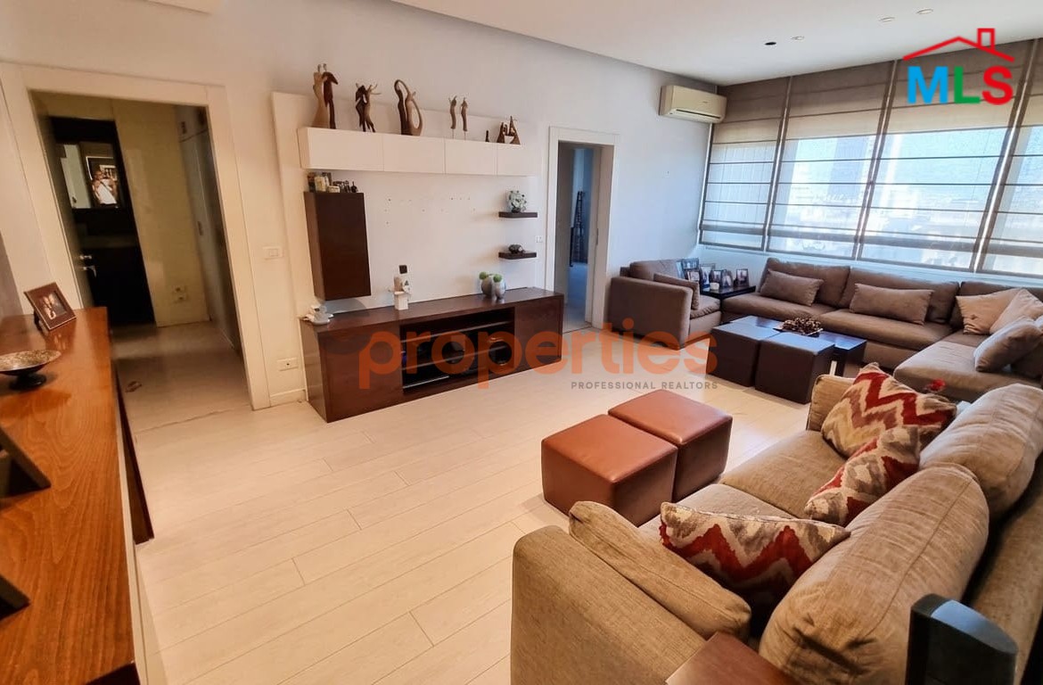 Apartment For Rent In Achrafieh - CPBMH25