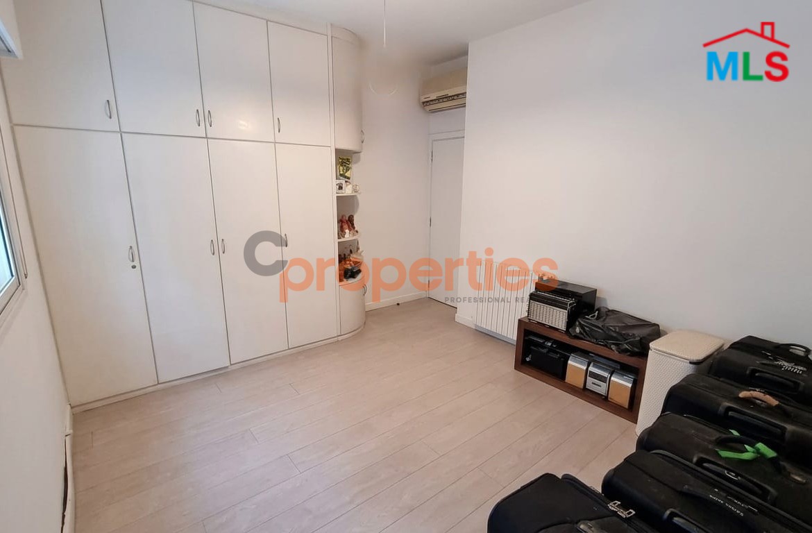 Apartment For Rent In Achrafieh - CPBMH25