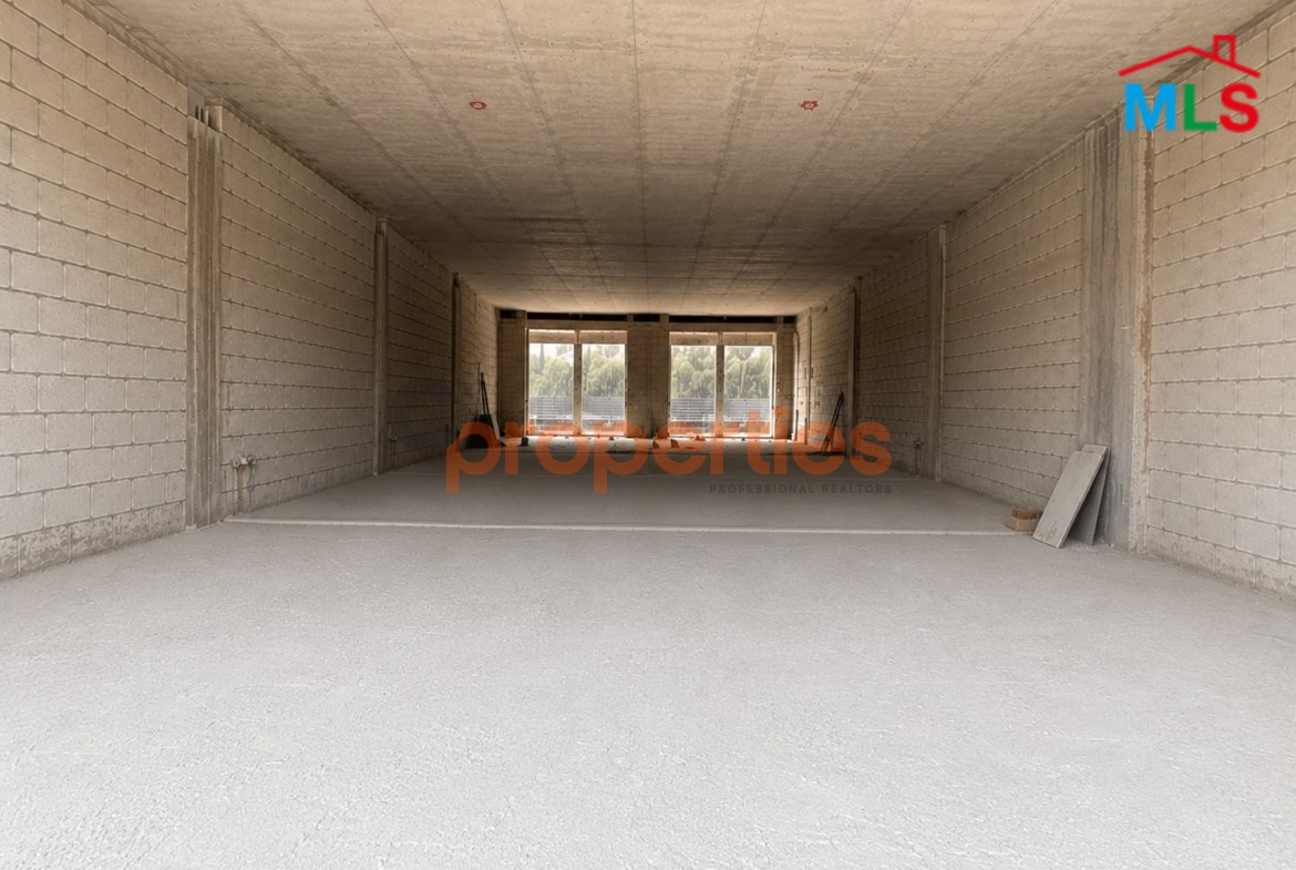 Showroom For Rent in Jnah محل للايجار في الجناح - CPBHS136