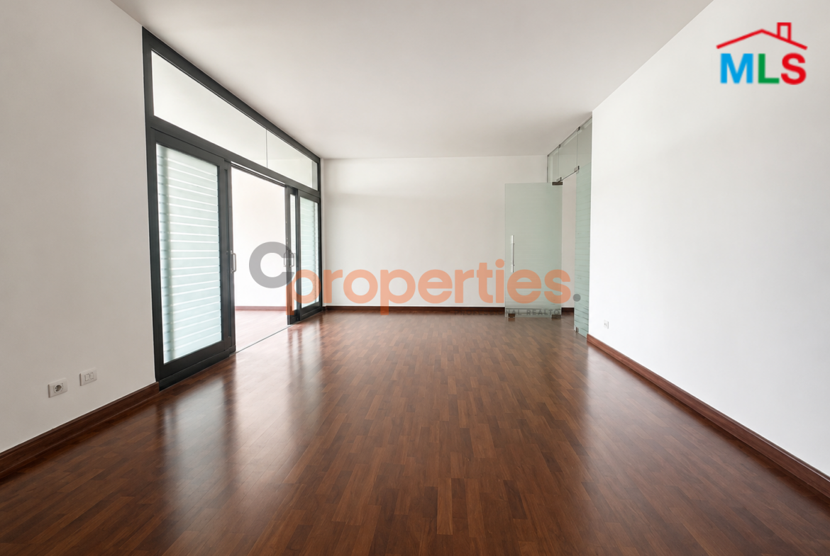Office For Rent in Rawche With Sea View Щ…ЩѓШЄШЁ Щ„Щ„Ш§ЩЉШ¬Ш§Ш± ЩЃЩЉ Ш§Щ„Ш±Щ€ШґШ© - CPBHS132