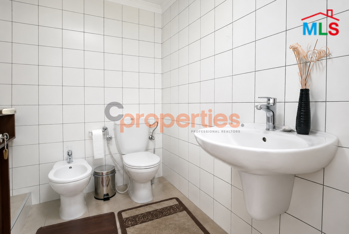 Office For Rent in Rawche With Sea View Щ…ЩѓШЄШЁ Щ„Щ„Ш§ЩЉШ¬Ш§Ш± ЩЃЩЉ Ш§Щ„Ш±Щ€ШґШ© - CPBHS132