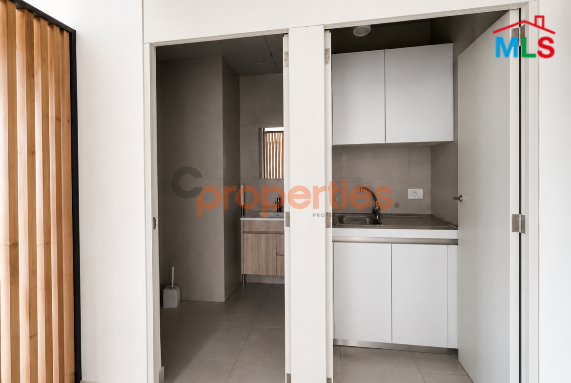 Office For Rent in Antelias مكتب للإيجار في أنطلياس CPES272