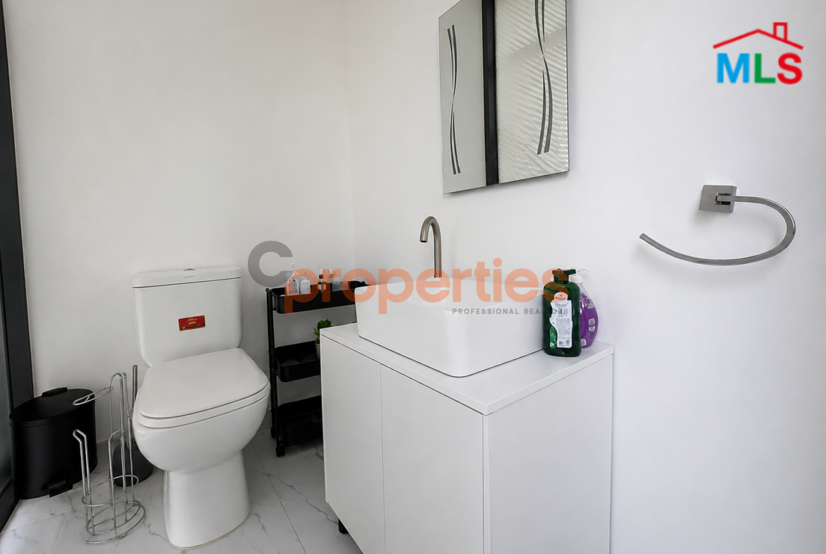 Office For Rent in Antelias مكتب للإيجار في أنطلياس CPES204