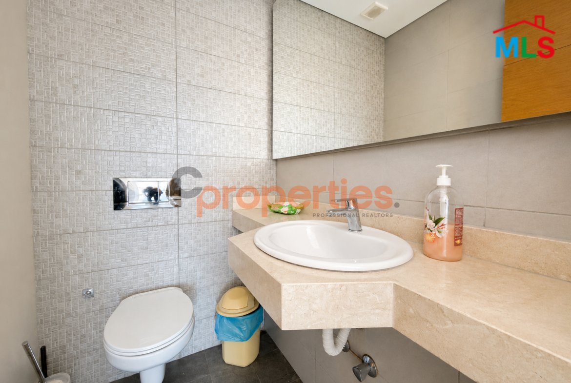 Office For Rent in Dekwaneh - مكتب للإيجار في الدكوانة - CPES296
