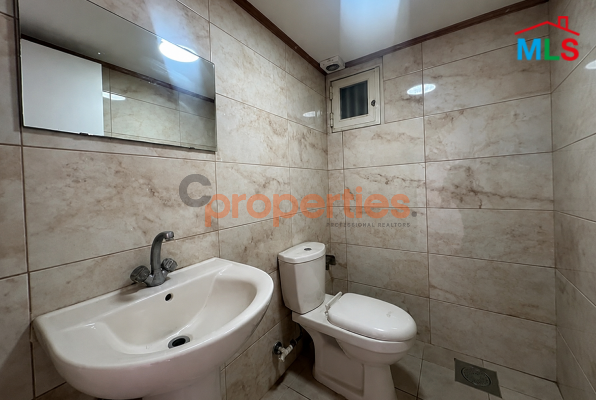 Office For Rent in Bourj Hammoud مكتب للإيجار في برج حمود - CPES225