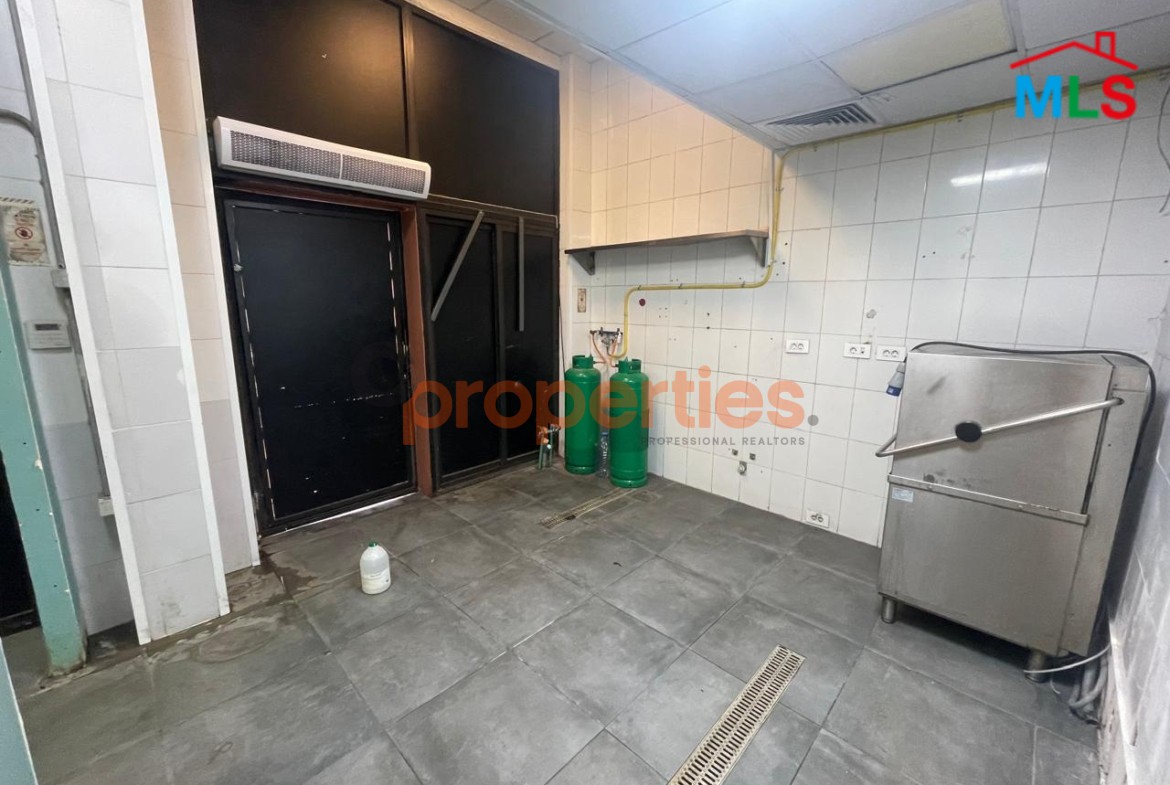 Restaurant for rent in Saifi CPBPK20