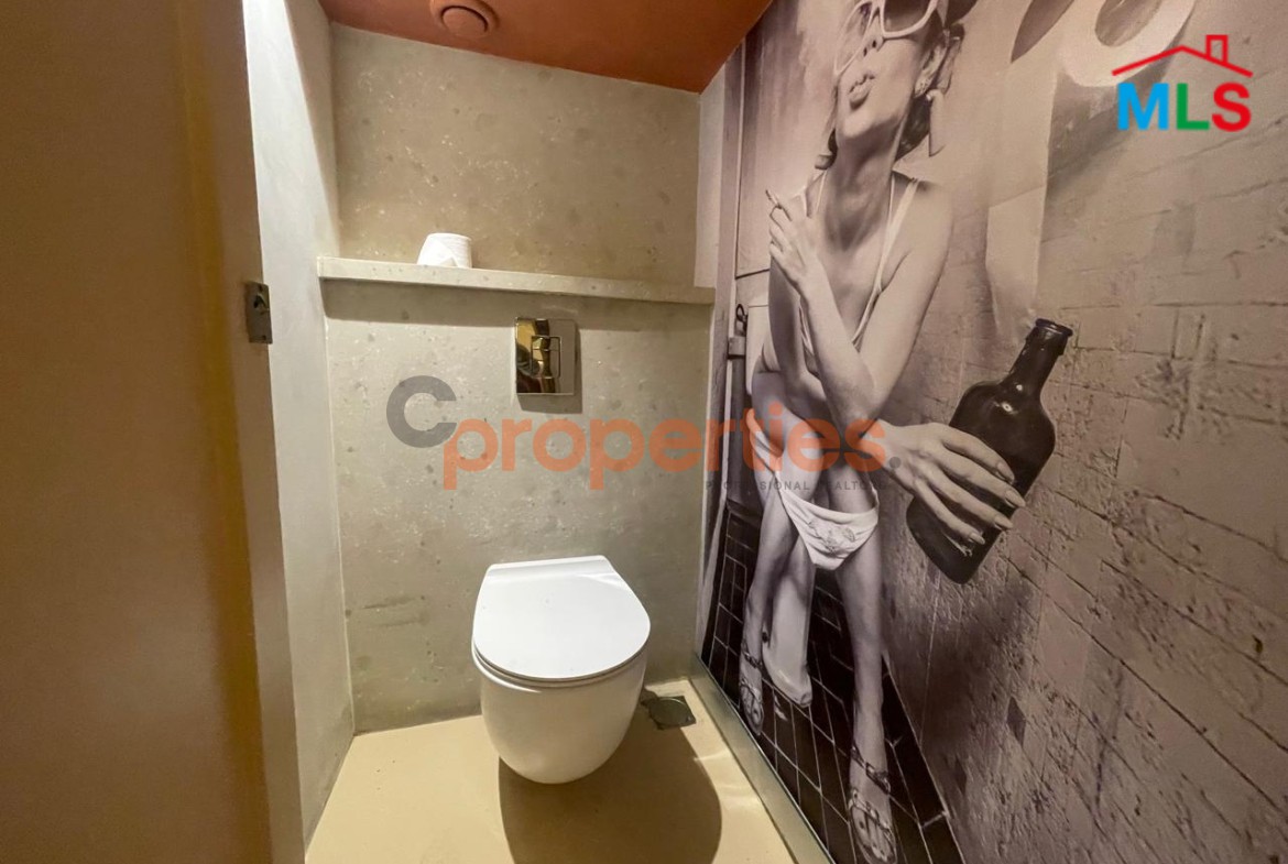 Restaurant for rent in Saifi CPBPK20