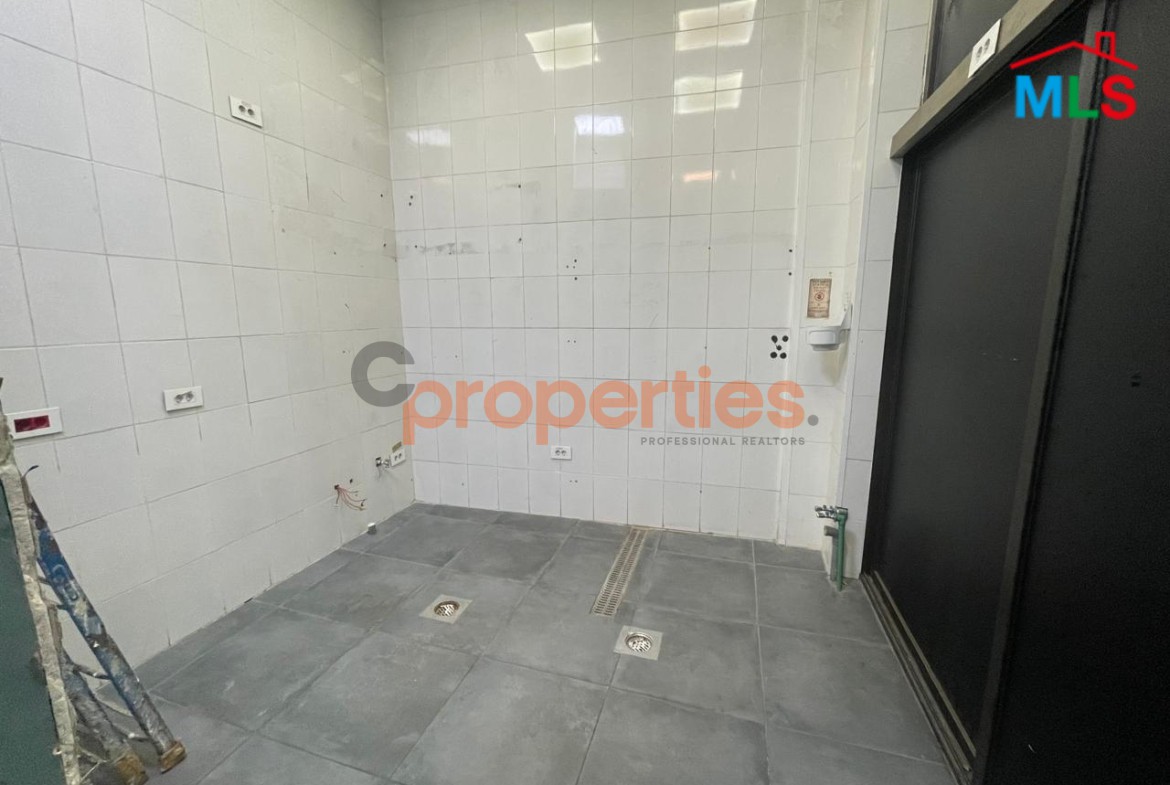 Restaurant for rent in Saifi CPBPK20