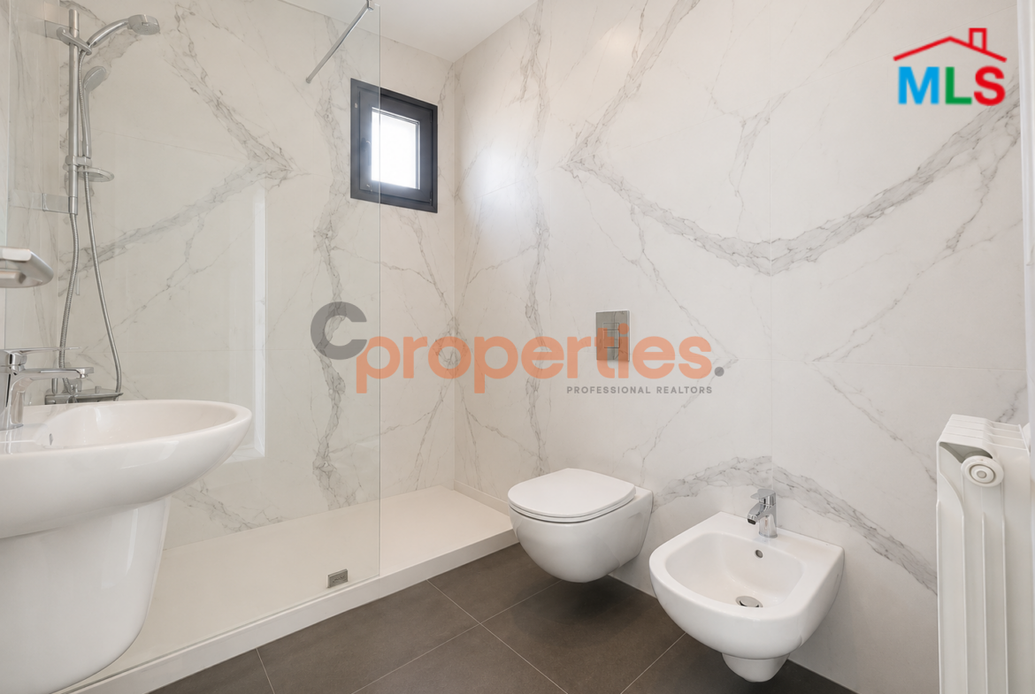Apartment for rent in Hamra CPBMKH48