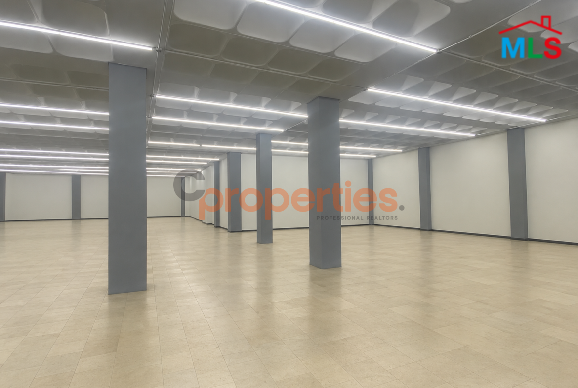Showroom For Rent In mkalles Main Highway -CPHJ29 - صالة عرض للإجارة في المكلس