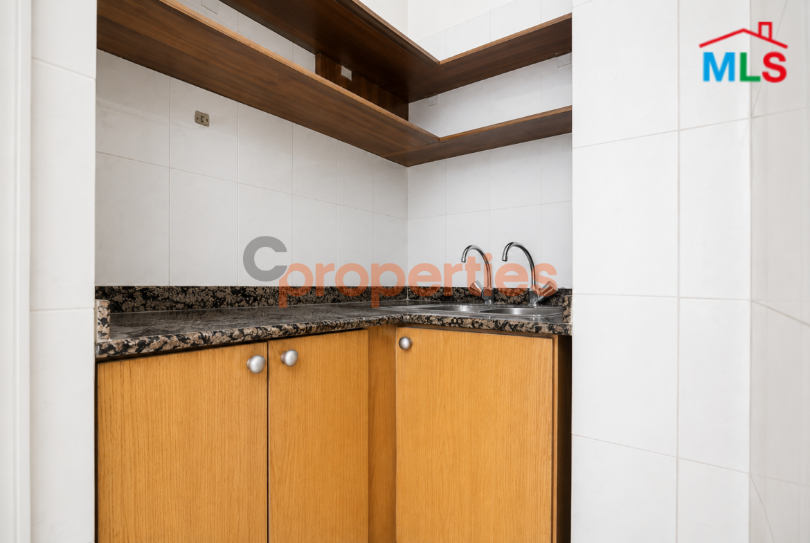 Shop For Rent In Achrafieh | Rmeil - CPBRC15